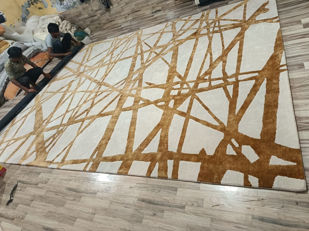 HAND TUFTED RUGS - SR HT 002